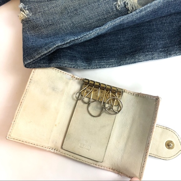 GUCCI Gold Heart Canvas Monogram Key Card Holder - Picture 10 of 13
